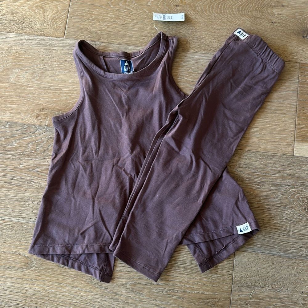 ***NEW*** coco GAP activewear (tank/capri pants)